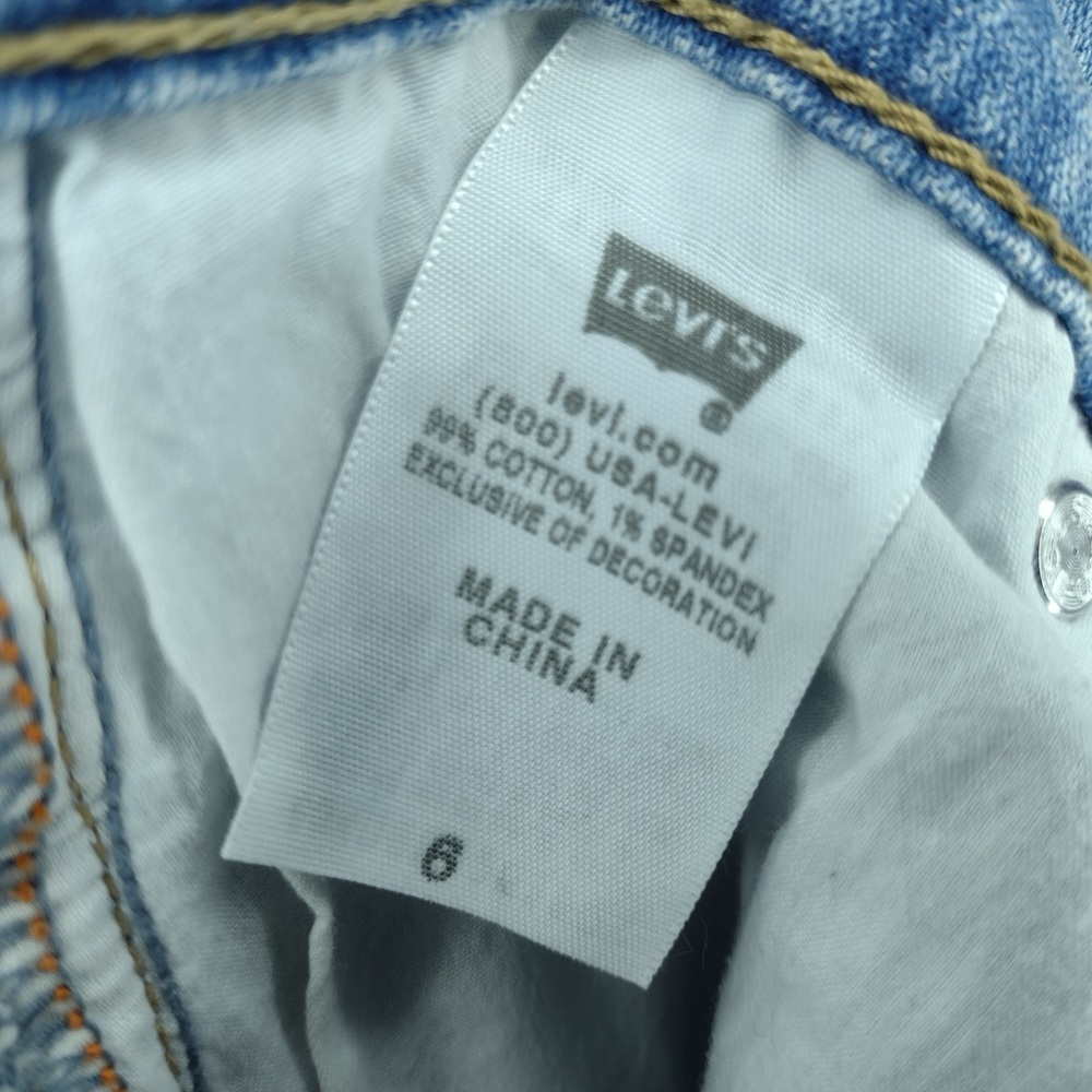 Levi's 515™ Capri Jeans Light Wash Denim Size 6 - Picture 8 of 9